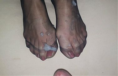 Cum on wifes nylon feet
